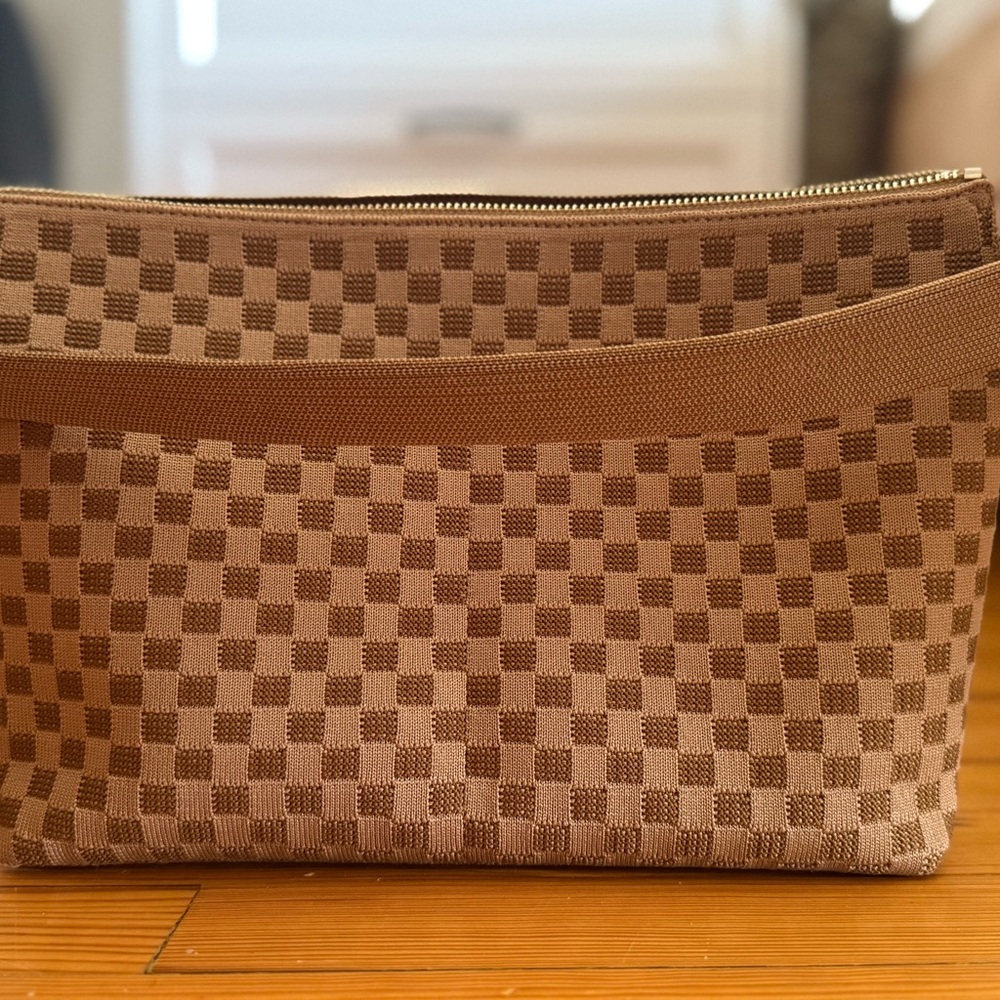 Rothy’s The Daily Crossbody in Hazelnut